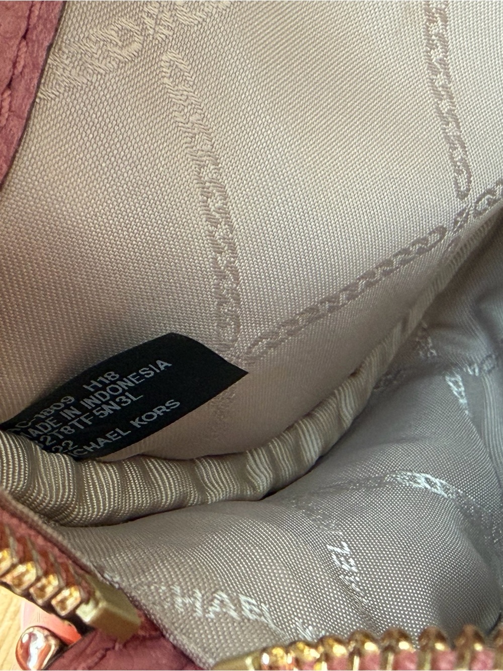 Michael Kors Pink Pebbled Leather Round Canteen Crossbody Bag- Like New! - Picture 11 of 12